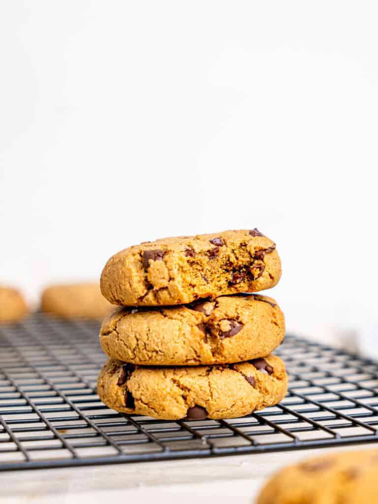 Easy and healthy cookies made with oat flour.