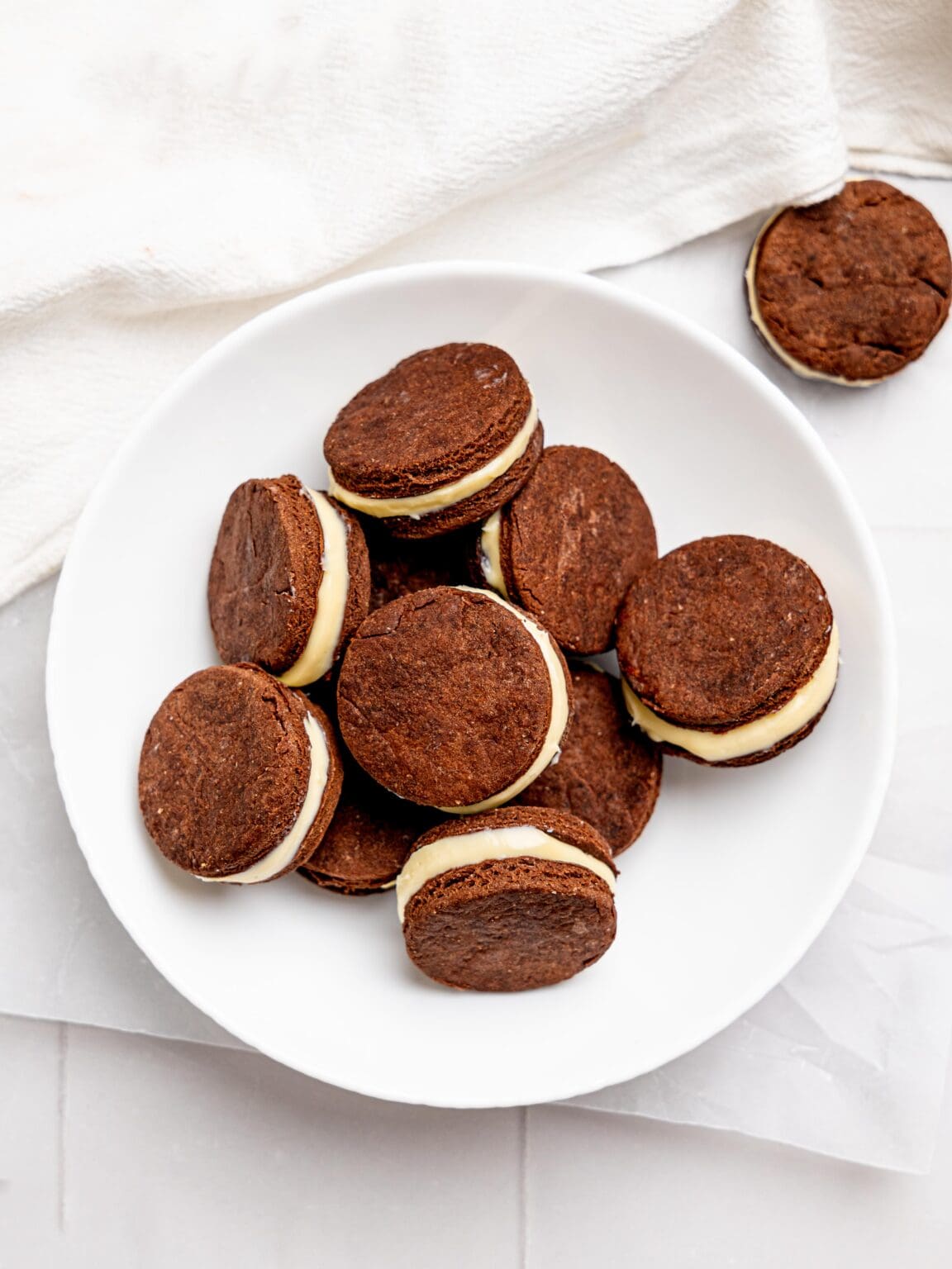 Homemade Healthy Oreos made with just five ingredients