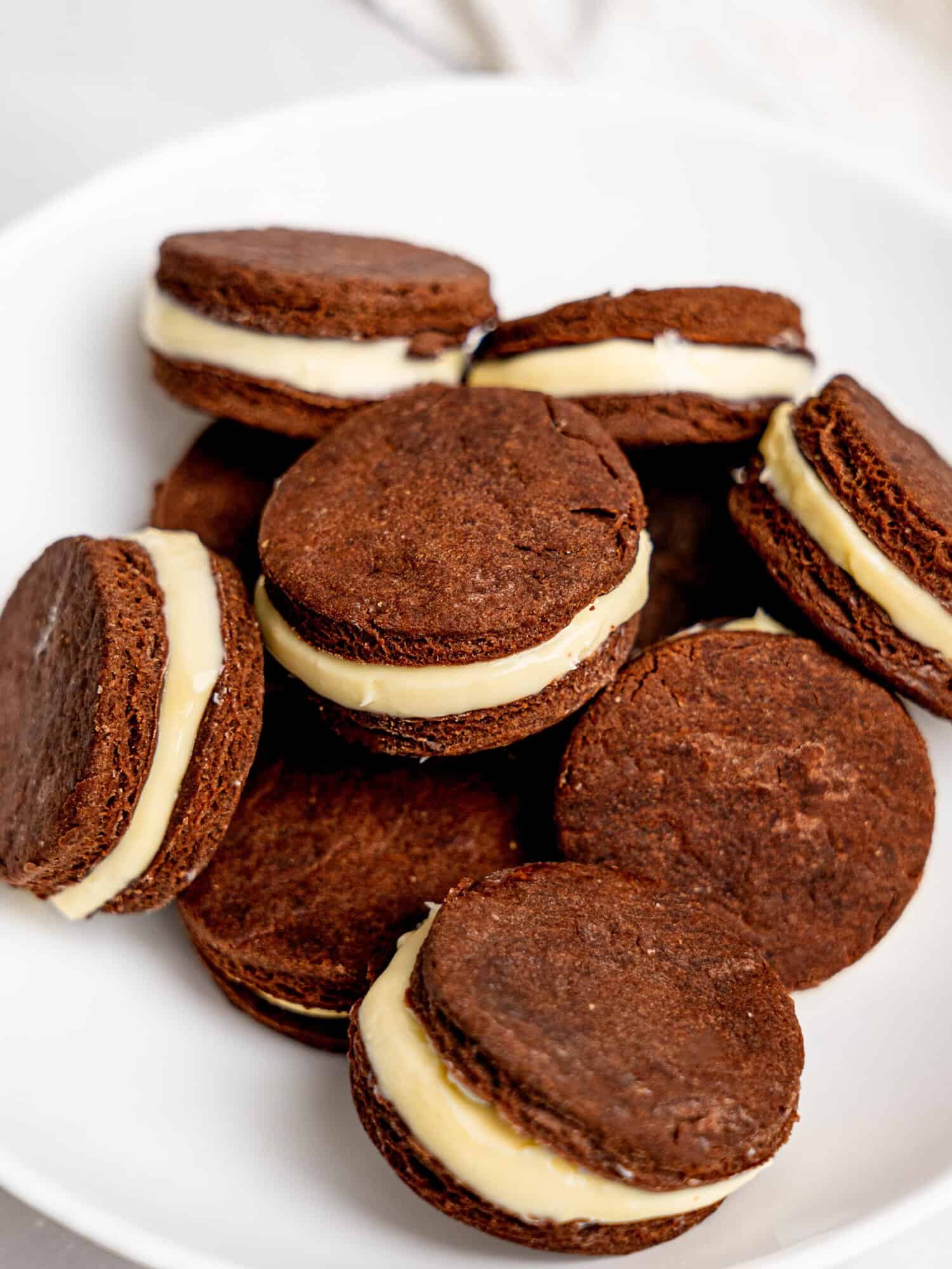 Homemade Healthy Oreos made with just five ingredients